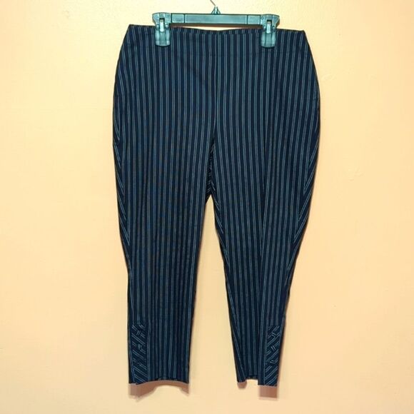 Chico’s Pinstripe Brigette Pants Ankle Buttons Pull On Stretch sz 2/L - Picture 1 of 6